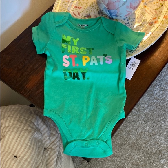 NWT 18-24 months Green St. Patrick's Day Baby Onesie - Picture 1 of 6
